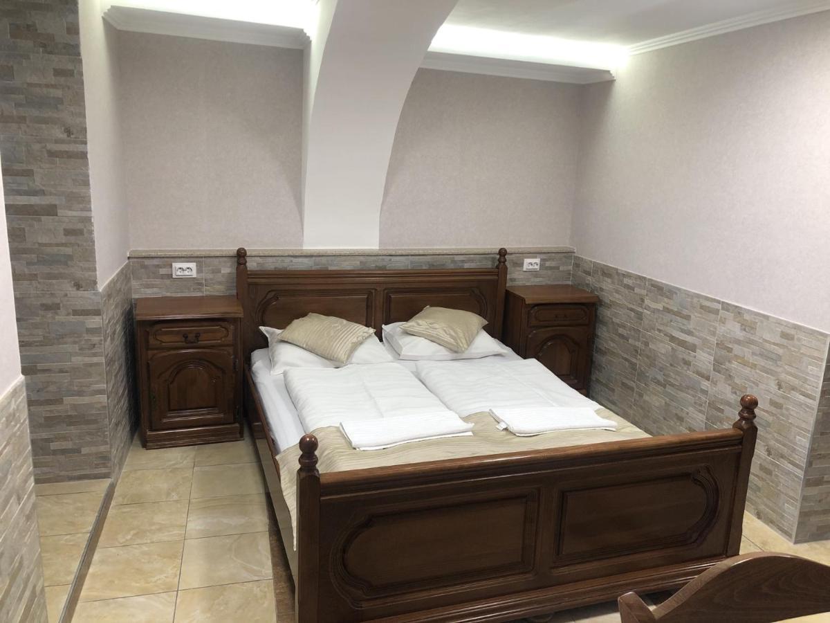 Mosoly Apartman Seghedin Exterior foto