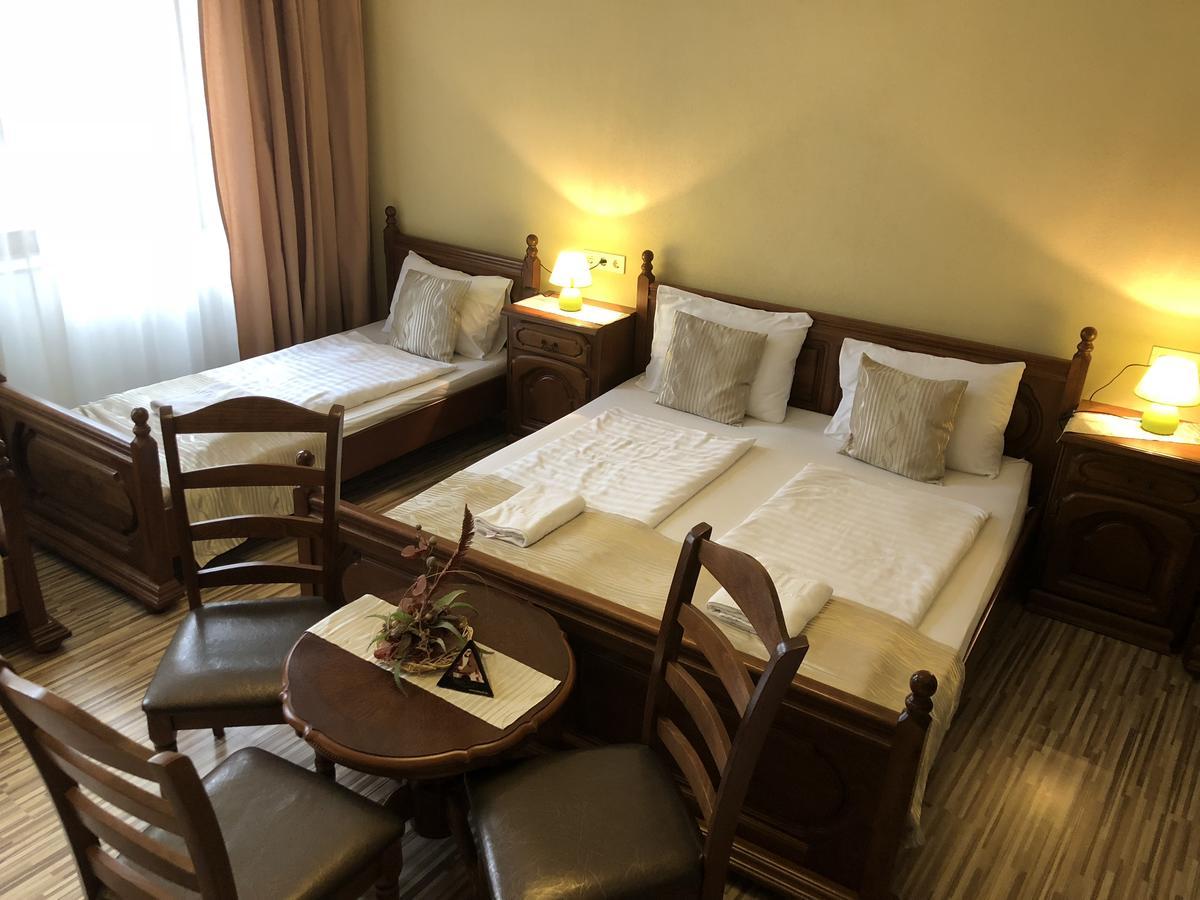 Mosoly Apartman Seghedin Exterior foto