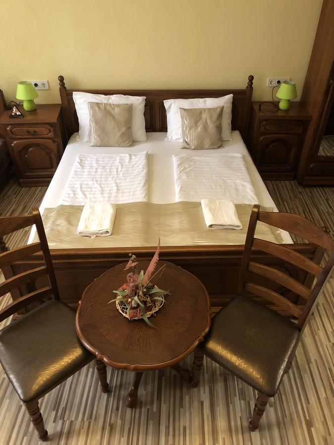 Mosoly Apartman Seghedin Exterior foto