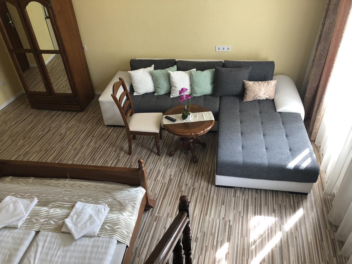 Mosoly Apartman Seghedin Exterior foto
