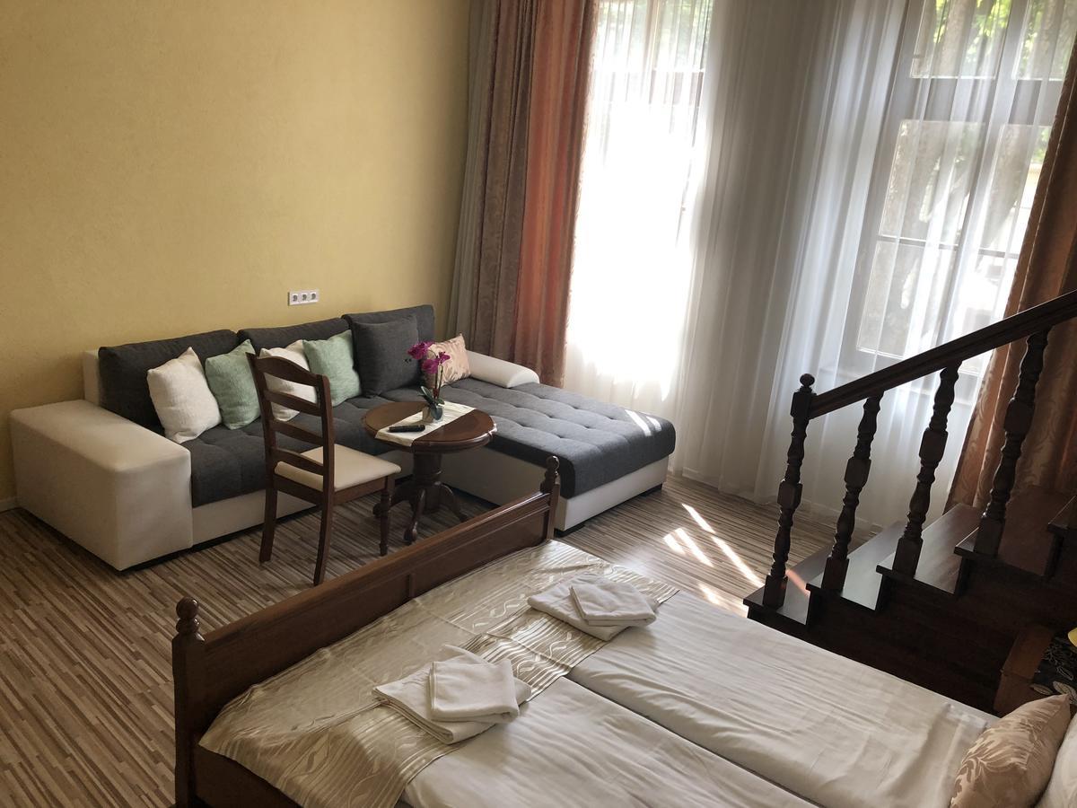 Mosoly Apartman Seghedin Exterior foto
