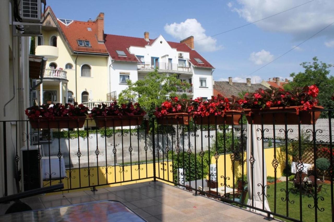 Mosoly Apartman Seghedin Exterior foto